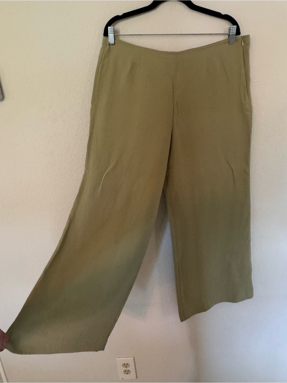 Wide-Leg 100% silk Pants in Olive Green - Classic Relaxed Fit size L